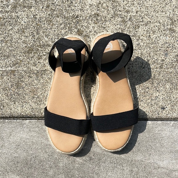 Single Strap Espadrilles - Picture 1 of 3